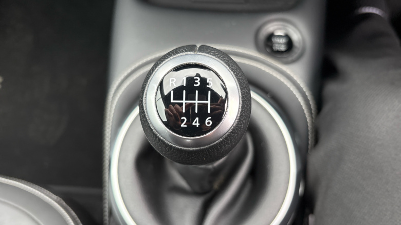 Nissan Juke 1.0 DiG-T Tekna 5dr Petrol Hatchback